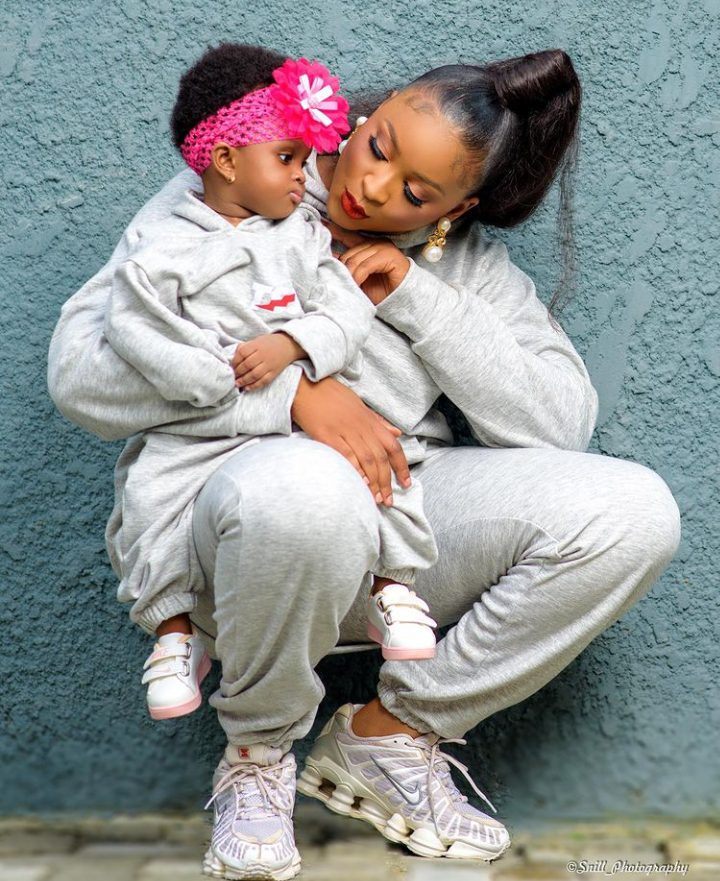 Actress Etinosa twins with daughter