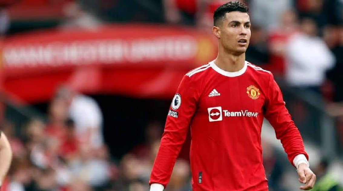 Ronaldo among eight players to leave Man Utd