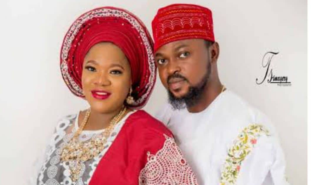 Toyin Abraham shows off baby bump