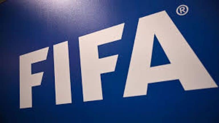 FIFA sets to replace throw-ins with kick-ins
